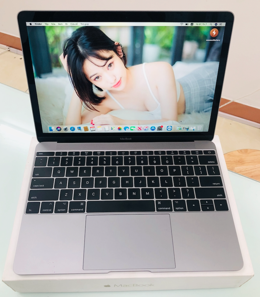 The New Macbook 12inch 2017 Core i7/ Ram 16GB/ SSD 256GB